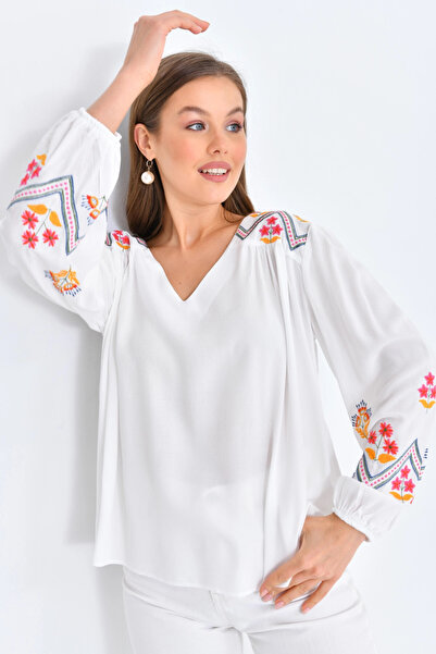 Park Karon Блуза з недбалим плетінням, V-подібним вирізом та вишитим декором