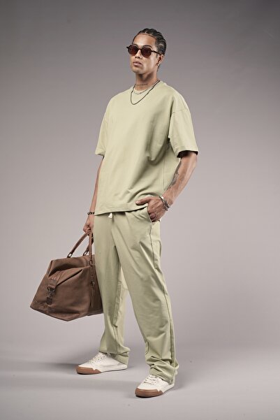 Butik Trendy Crew Neck T-Shirt & Oversize Karakiterli Bottom Top Set