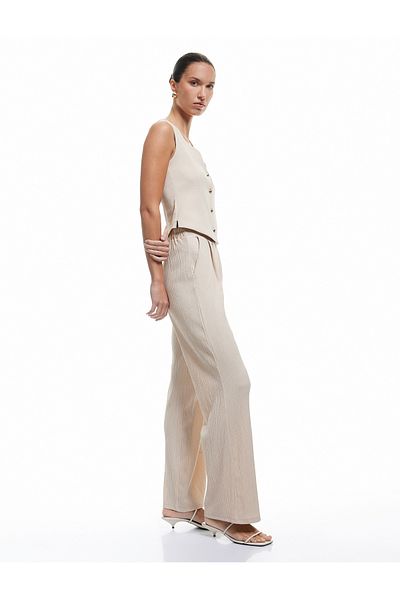Koton Regular Fit Pocketed Wide Leg Fabric Trousers with Pleats