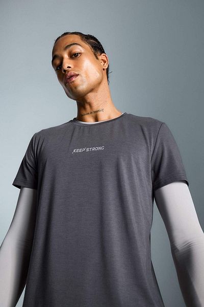 DeFacto Fit Stretch Fabric Slim Fit Slim Fit Crew Neck Sportsman κοντομάνικο μπλουζάκι E2436ax25sm