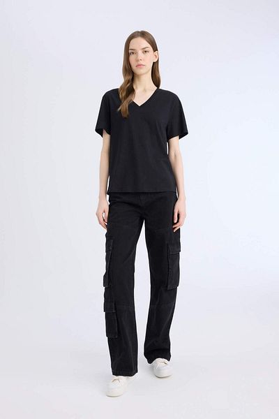 DeFacto Regular Fit V-Neck Basic Plain Short Sleeve T-Shirt D9593Ax25Sm