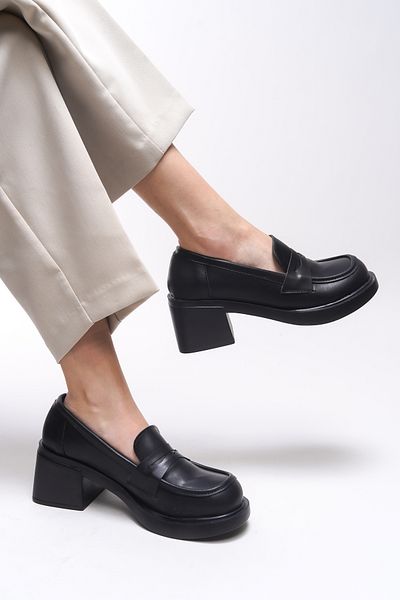 Riccon Women's Black Skin Loafer 0012500   Modelled