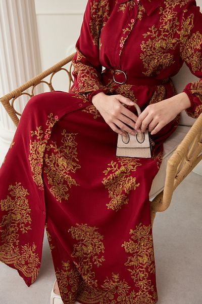 InStyle Rochie din viscoză burgundă cu model auriu