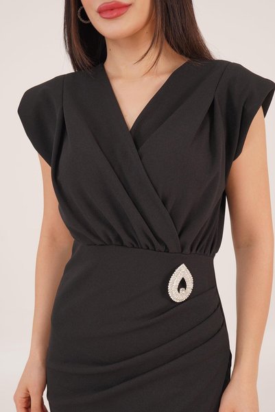 Hipo Trend Double Breasted Collar Short Sleeve Brooch Detailed Black Dress