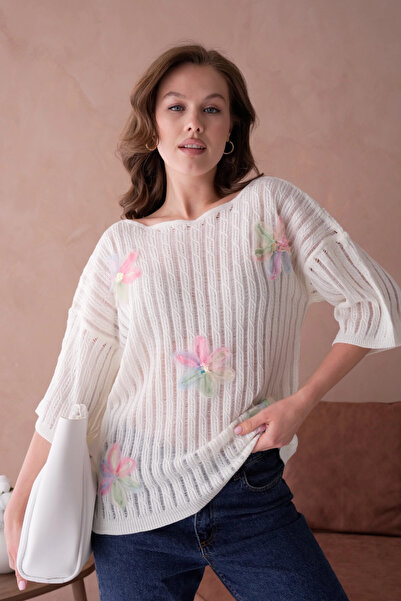 Park Karon Kayık Yaka Çiçek Aplikeli Salaş Triko Kazak