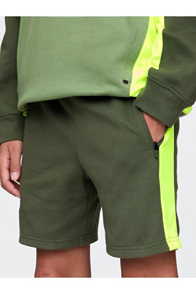 GAP Erkek Çocuk Yeşil GapFit Fit Tech Şort