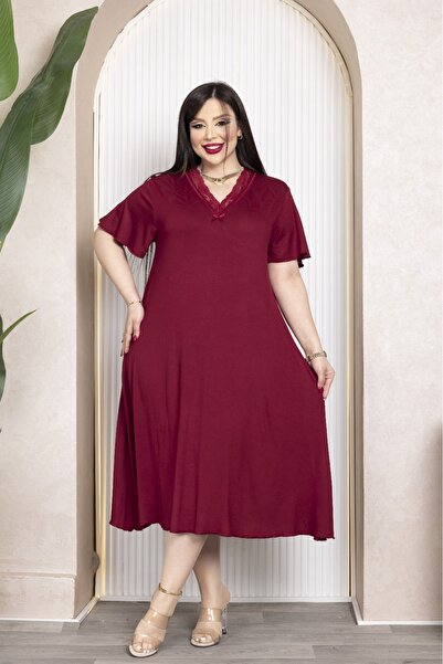 şuranur Φόρεμα με λαιμόκοψη από μπαμπού με λεπτομέρεια φούστα με δαντέλα μεγάλο μέγεθος 7xl