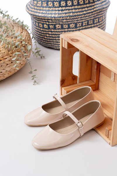 Slipcat Women's Daily Blunt Toe Ballerina Shoes with Single Belt Buckle