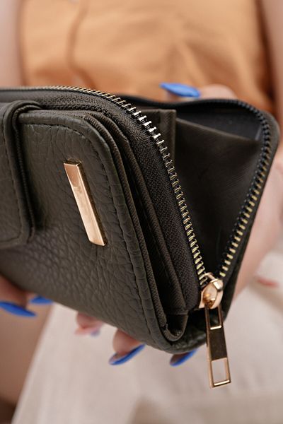 MUGGO Cheko Zippered Card Holder Women's Wallet with Coin and Paper Money Compartment