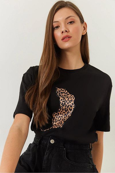 TENA Women's Black Crew Neck Leopard Printed T-Shirt