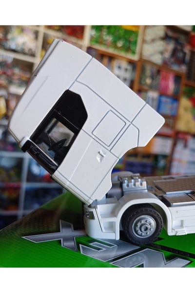 OYUNCAKSAHİLİ SCANİA V8 R730 METAL TIR KAFASI AÇILIR ÖNE YATAR SCANIA TAŞIYICI MODEL 1.64 DİECAST