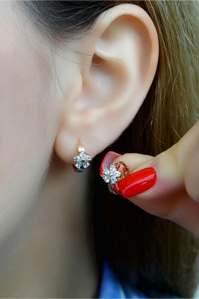 Sacce Scarves&Accessories Zircon Stone Flower Model Thin Hoop Earrings Durable and Elegant Design Suitable for Everyday Wear