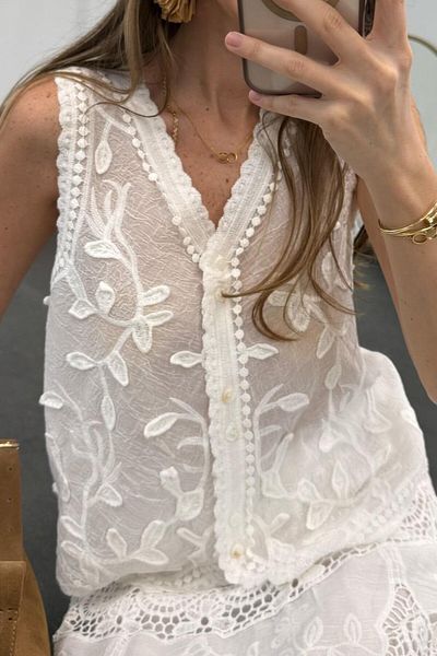 Suzi Women's Embossed Floral Embroidered Ecru Vest Standard Size M37286