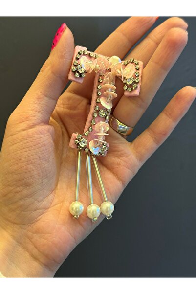 Gönülden Tasarım ZIRKON KAMEN RUŽIČASTI ŠLAMENI ZNAK SA SLOVOM T 6X5 CM