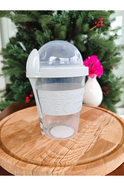 Madame Coco Pansy Snack Container with Spoon - Soft Green