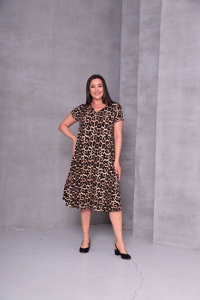 Şans Women Plus Size Leopard Print , V-Neck Print Dress 65N38954
