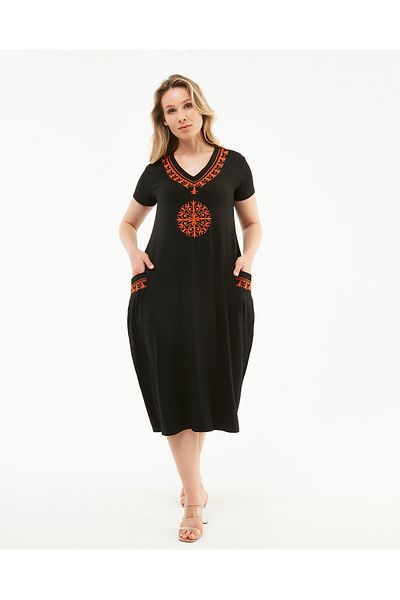 Şans Women's Plus Size Black V-Neck Embroidery Embroidered Short Sleeve Pocket Dress 65N38950