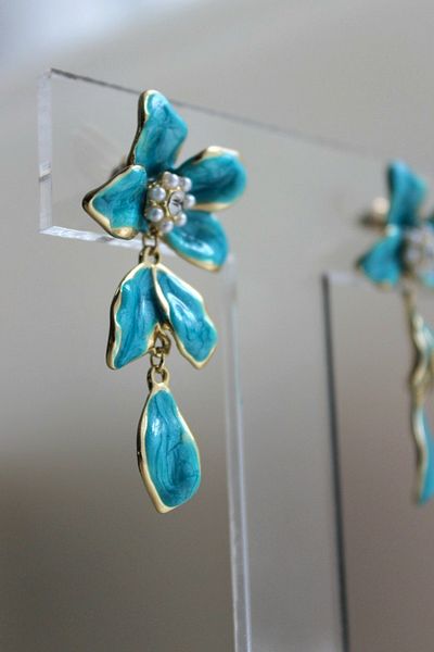 nevamor Blue Dangle Pearl Detailed Flower Earrings