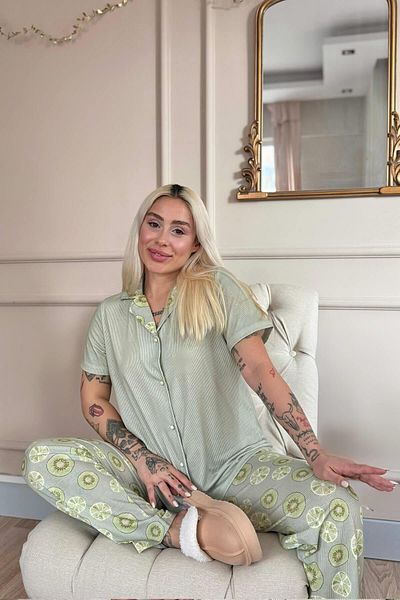 Pijamaevi Green Kiwis Patterned Short Sleeve Front Buttoned Women's Pajama Set