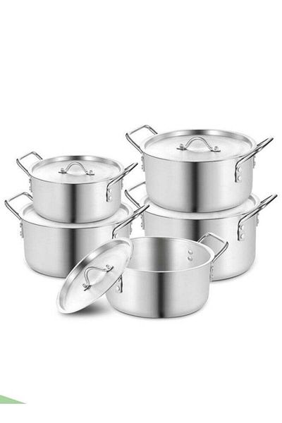Cady One A set of 10-piece aluminum cookware with non-stick surfaces and heat-insulating handles (16-18-20-22