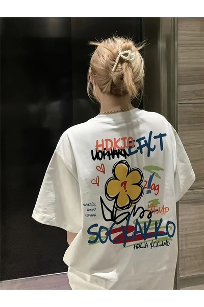 LAND MODA Υπερμεγέθη λευκό μπλουζάκι για γυναίκες με ζωντανή εκτύπωση γκράφιτ...