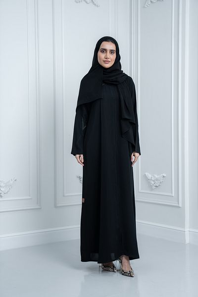 LAVİNİA عباية نسائية من لافينيا مع تطريز يدوي على الأكمام، لون أسود أنيق