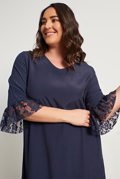 MYLİNE Dantel Detaylı V Yaka Elbise