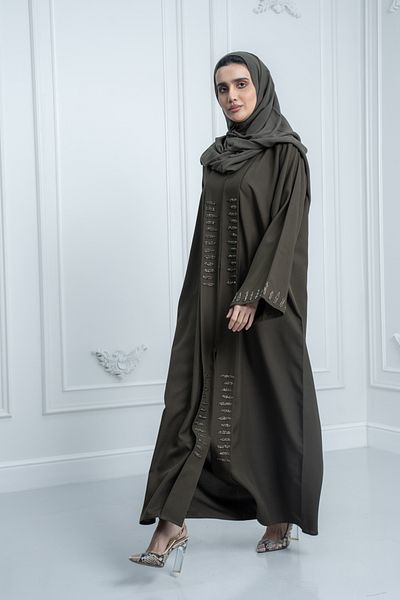 LAVİNİA Lavinia women Abaya embroidered with arrows on the front and sleeves. Elegant geen olive colour
