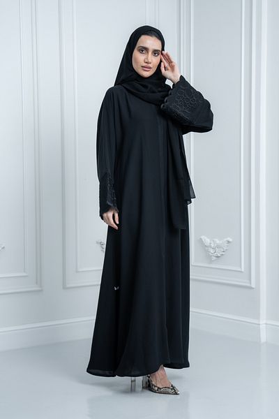 LAVİNİA عباية لافينيا النسائية مع تطريز خيط على الأكمام، لون أسود أنيق
