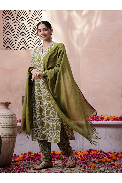 Sanskrutihomes By Styli Floral Printed V-Neck Pure Cotton Kurta and Pants Set for Women