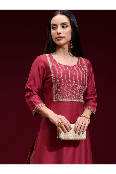 Vishudh By Styli Floral Embroidered Yoke Design Sequinned Straight Kurta