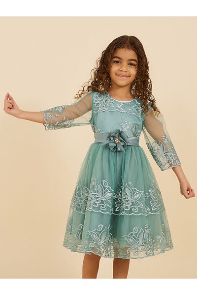 Styli Lace Insert Flower Corsage Round Neck Dress