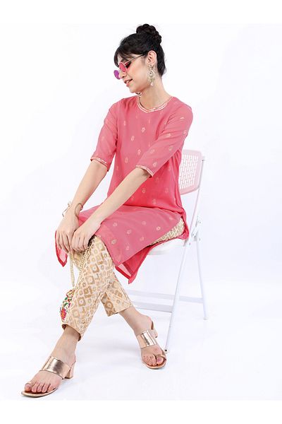 Vishudh By Styli Women Pink & Gold-Toned Floral Printed Straight Kurta