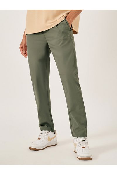 Fort Collins By Styli Men Solid Drawstring Waist Regular Fit Pants