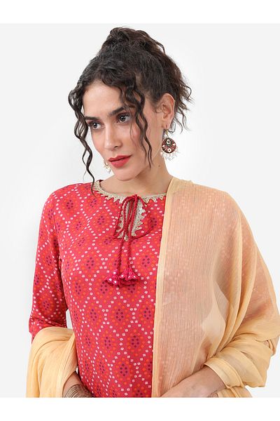 Vishudh By Styli طقم كورتا مطبوع أحمر للنساء مع دوباتا