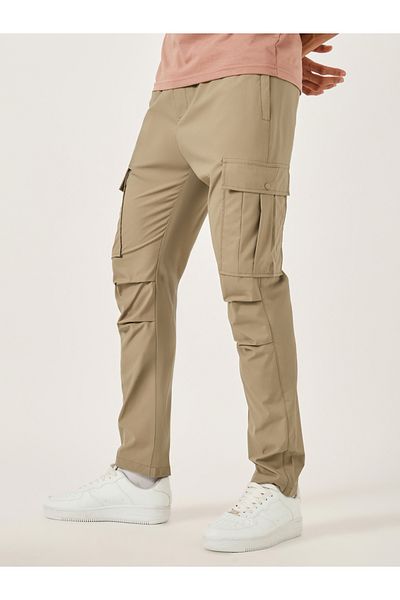 Fort Collins By Styli Men Solid Straight Leg Cargo Pants