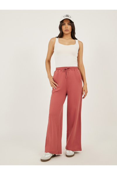 Styli بنطال رياضي واسع الساق بتصميم مائل