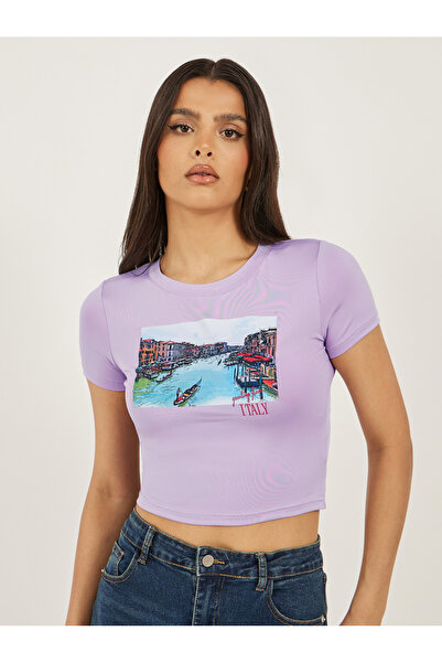 Styli تي شيرت قصير ملائم بطبعة جرافيكية ذات مناظر طبيعية