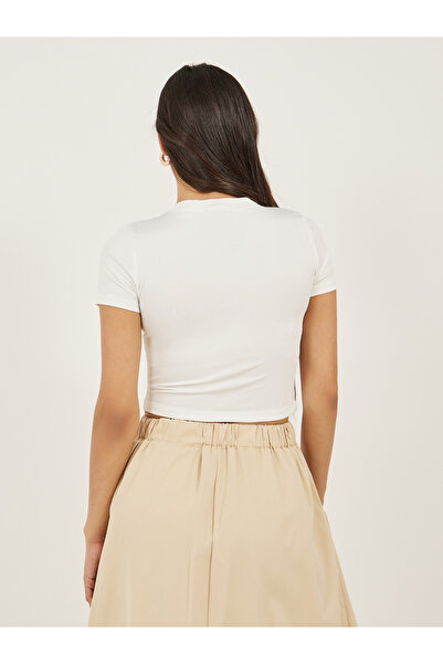 Styli Rhinestone Embellished Cropped Fitted T-Shirt