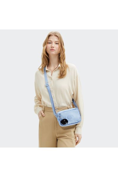 Kipling أبانو سماء غائمة زرقاء