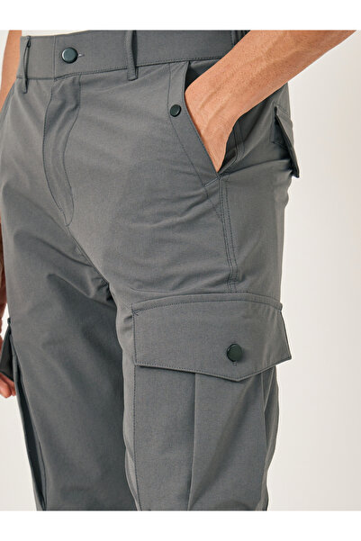 Fort Collins By Styli Men Grey Solid Cargo Pants with Drawstring Hem