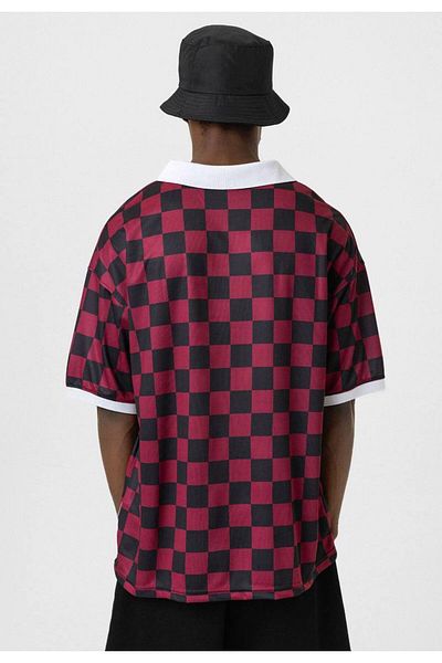 İLKCET MODA Λεπτομέρεια γιακά καρό μπλουζάκι Oversize