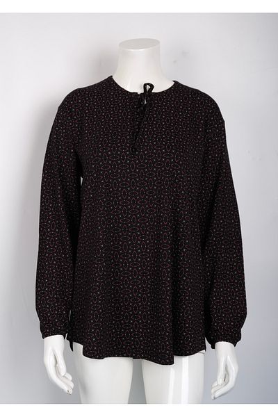 MUSTÜN Lace-up Collar Blouse