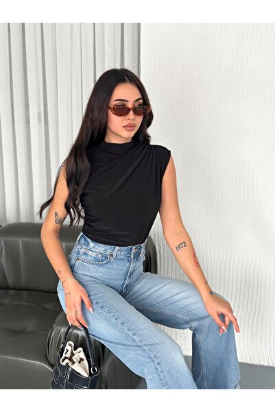 Diviny Kadın Siyah Dik Yaka Yarım Kol Büzgü Drapeli Sandy Bluz