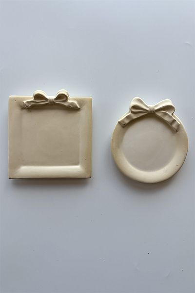 sin istanbul 2-Piece Bow Mini Plate Beige
