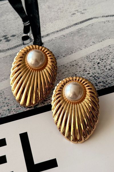 Trendy Butik أقراط اللؤلؤ الصلب