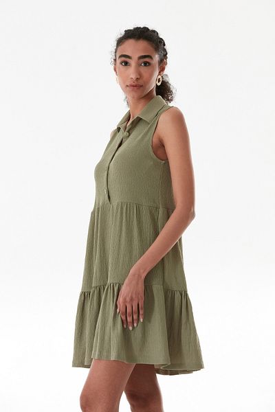 Fulla Moda Φόρεμα Bürümcük Υφασμάτινο γιακά Πόλο με μισό κουμπί
