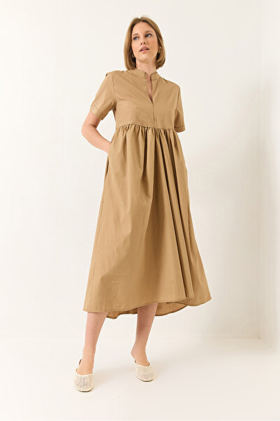 Bianco Lucci Γυναικείο μακρύ φόρεμα από ποπλίνα με κοντό μανίκι με λεπτομέρεια τσέπης με φερμουάρ 60283189