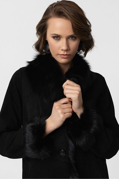 Deriderim Black Buttoned Loose Cut Lightweight Women's Genuine Fur Coat