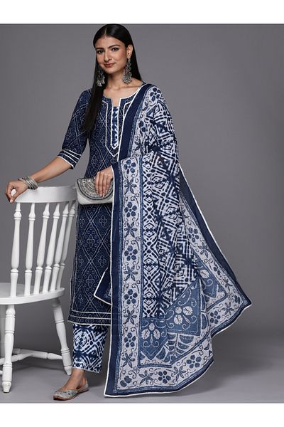 Libas By Styli طقم كورتا غوتا باتي المطبوعة وبلازا غوتا باتي مع دوباتا مطبوعة